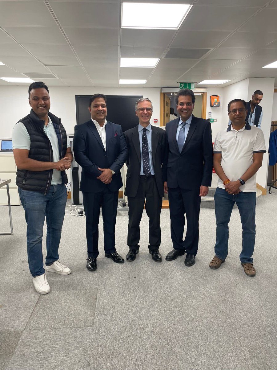 wearecfindia's tweet photo. #Ring2Win with Team CF India. Great to be back at Campaign Headquarters #CCHQ to speak with residents - great to be joined by Dr Andrew Murrison MP @AWMurrison Minister for Defence People, Veterans and Service Families https://t.co/ibh9Ru6Pps