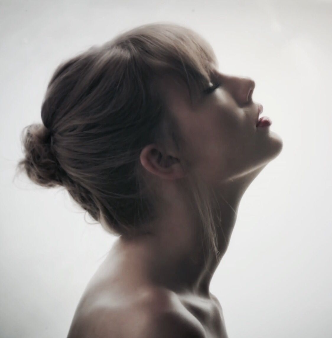 chartdata's tweet photo. "Style" now ranks among @taylorswift13's top 10 most streamed songs on Spotify, surpassing "ME!". https://t.co/Pwwx2nrroI