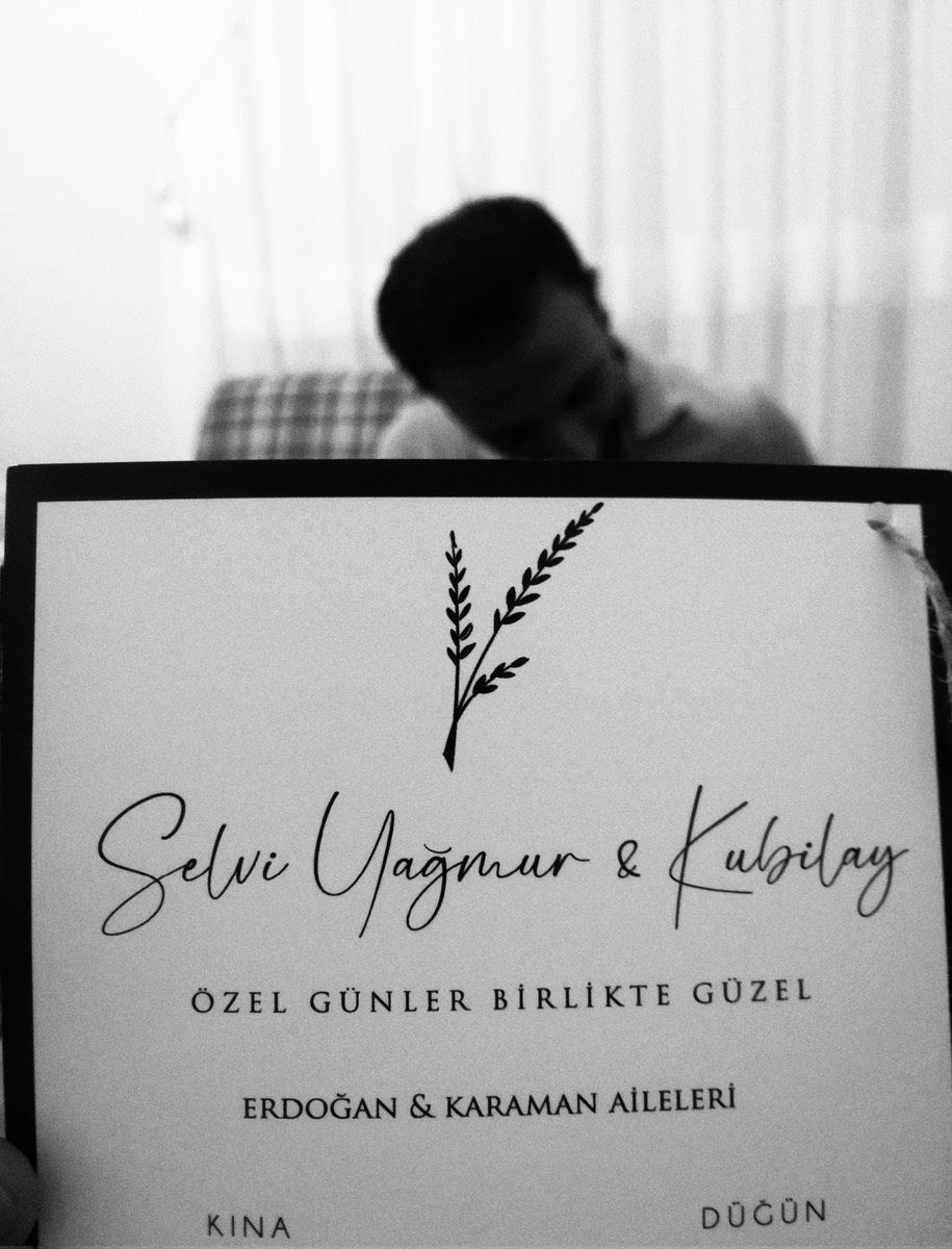 aşk sen ne güzel şeysin..
oturup evimizde davetiyeleri birlikte hazırladık..