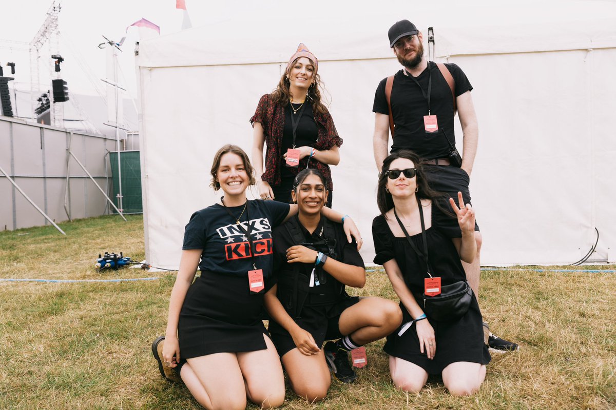 Astr0Isha's tweet photo. Give it up for the @lovesupremefest photo cru and all the women in this pic ❤️‍🔥❤️‍🔥❤️‍🔥 https://t.co/9w4EBTOnsR
