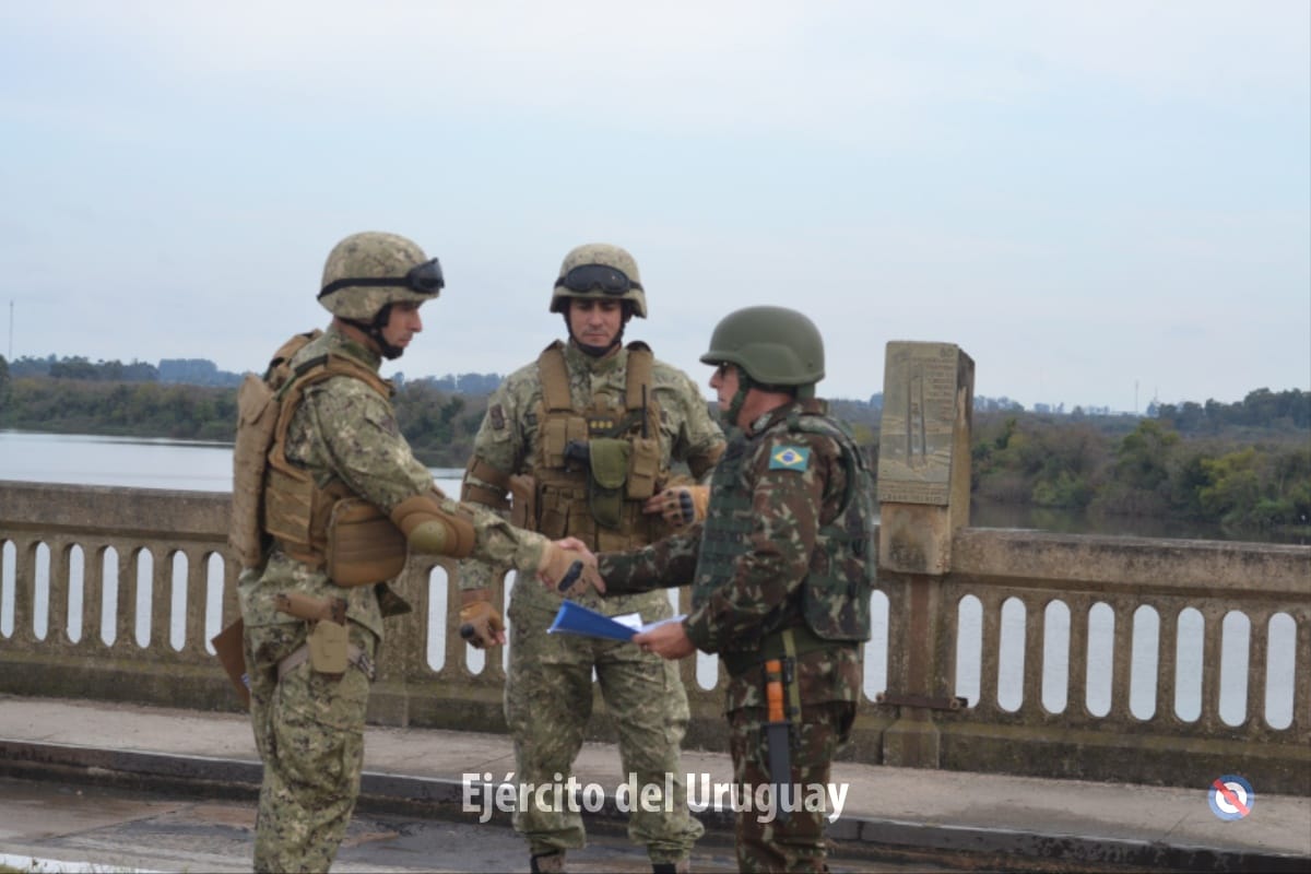 EJÉRCITO DE URUGUAY - Página 42 F0Tey9gWAAQBWMj?format=jpg&name=medium