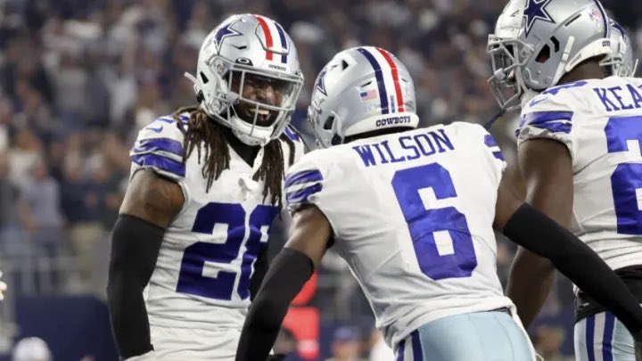 MrSoprano21's tweet photo. Our safety room is embarrassingly great 😂😮💨. Got damn. #Kearse #Wilson #Hooker #DallasCowboys https://t.co/yX6QV2LgbM