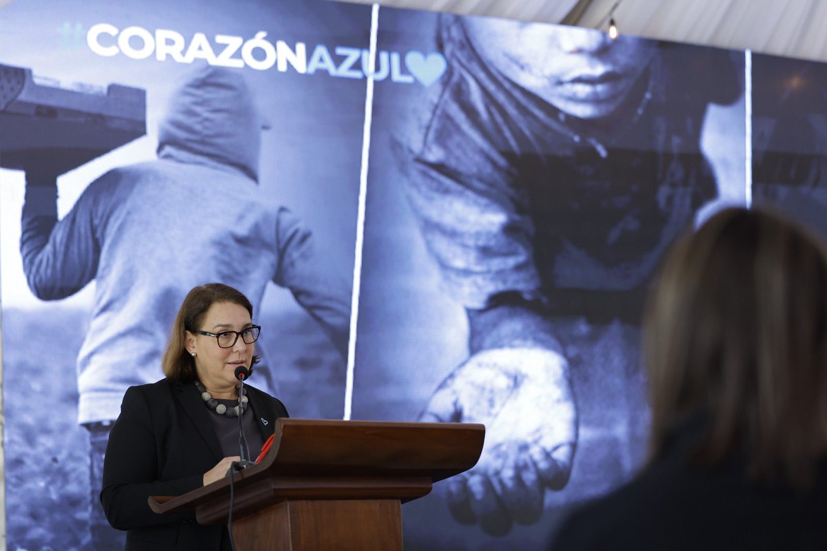 Con el objetivo de sensibilizar a la población sobre la trata de personas y sumar esfuerzos para combatir este delito, autoridades de <a href="/secretariasvet/">Secretaría SVET</a> y <a href="/MinexGt/">MINEX Guatemala 🇬🇹</a> participaron en el relanzamiento de la campaña #CorazónAzul💙.