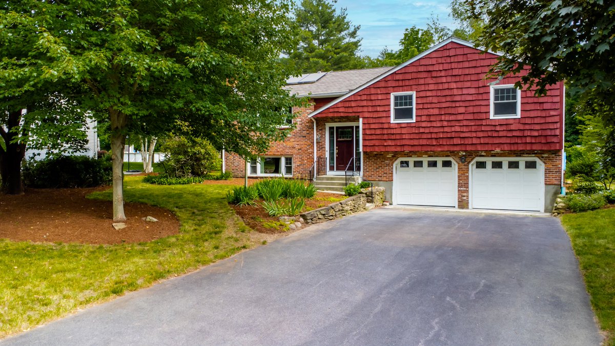 Just Listed! Literally Ben Franklin's house!
$499,000 - Franklin, MA

Is there a better week to buy a house in a town named after Ben Franklin....than the 4th of July?

🏡🇺🇲🎆🎇🌭🍖🍔🎆🇺🇲🏠🏠🔥🔥🐕
(not actually Ben Franklin's house)
(Franklin the town was named after Ben!)