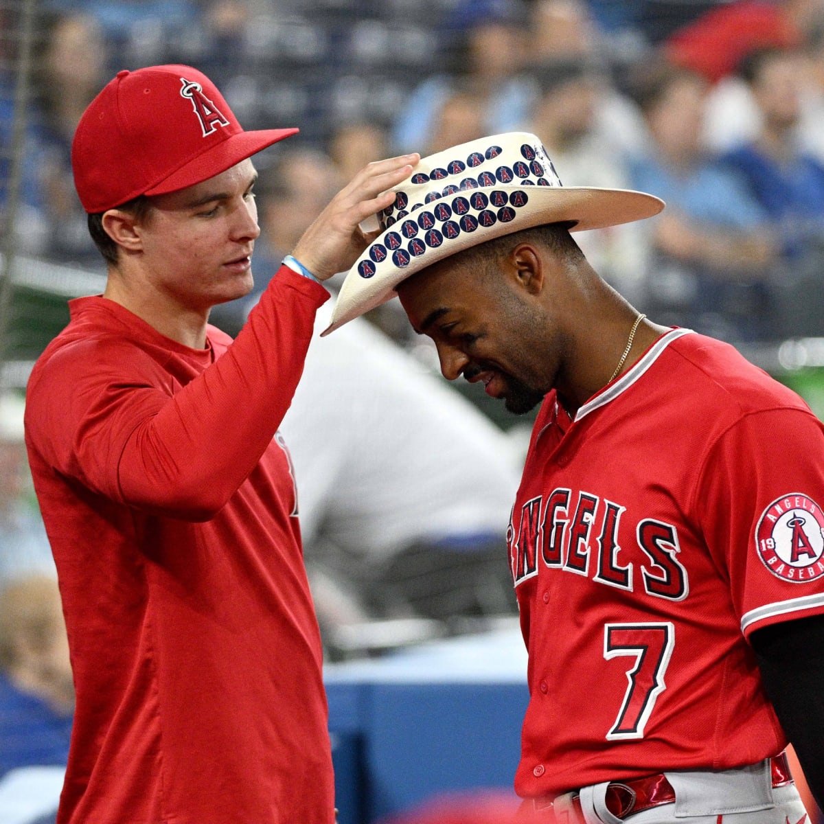 JoShowAdell's tweet image. Jo Adell Homerun Giveaway💰 

If the GOAT hits a home run tonight I'll give away any Angels hat online to one follower! 

How To Enter!   
Follow @JoShowAdell
Retweet Giveaway  
 
Good Luck! (Only one follower will win)