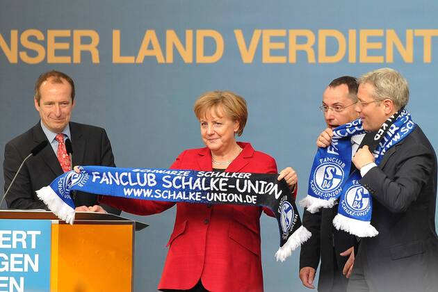 Bport_Sild_'s tweet photo. Co-Trainer steht auch schon fest Merkel soll 5 Jahres Vertrag bei den Königsblauen unterschrieben haben!
Ankündigung soll morgen kommen!

#Rammel23 https://t.co/rnkXS5Swnx