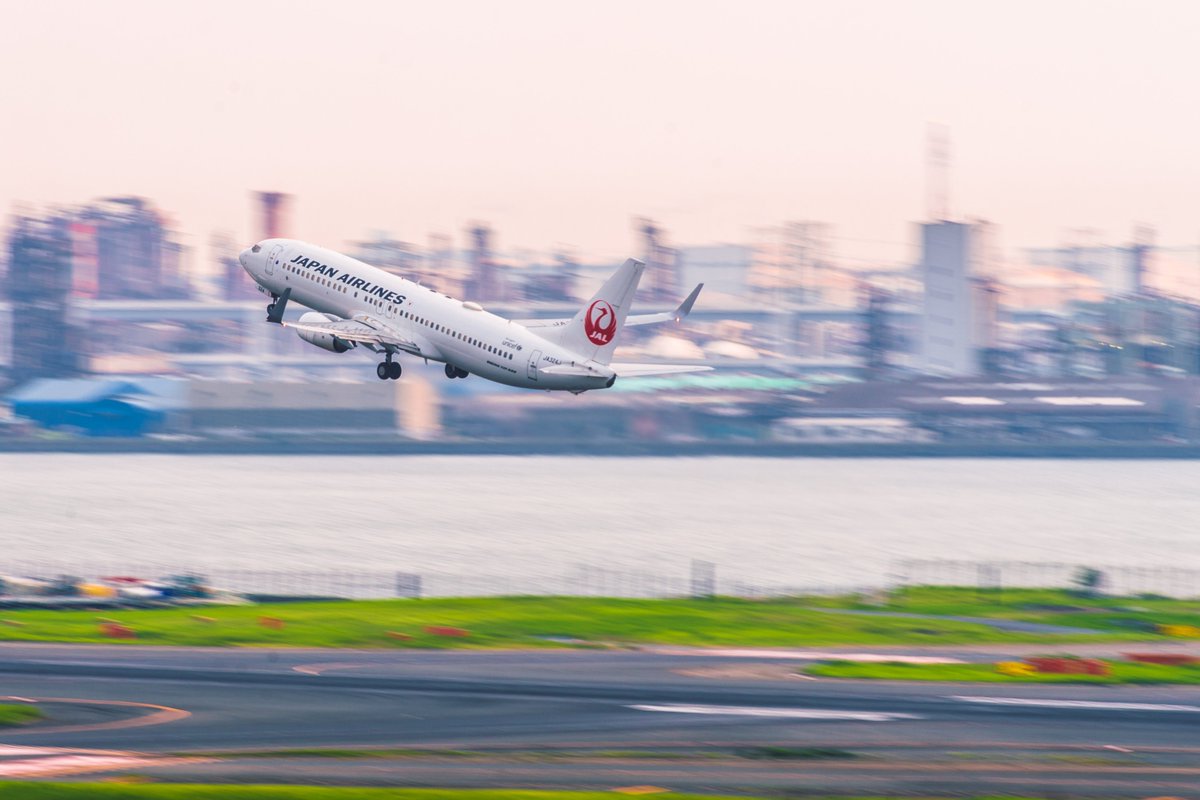 HiroakiOsono's tweet photo. おはようございます!
#500px #ppschool #follow #写真撮ってる人と繋がりたい #写真好きな人と繋がりたい #instagood #photo #all_shots #東京カメラ部 #nikon #tamron #earth #写真シュキ #instaepic #beautiful #amazing #sky #osanpofotoclub #viva_photo #tokyo #羽田空港 #流し撮り #jal https://t.co/OAhPJ0zX8u