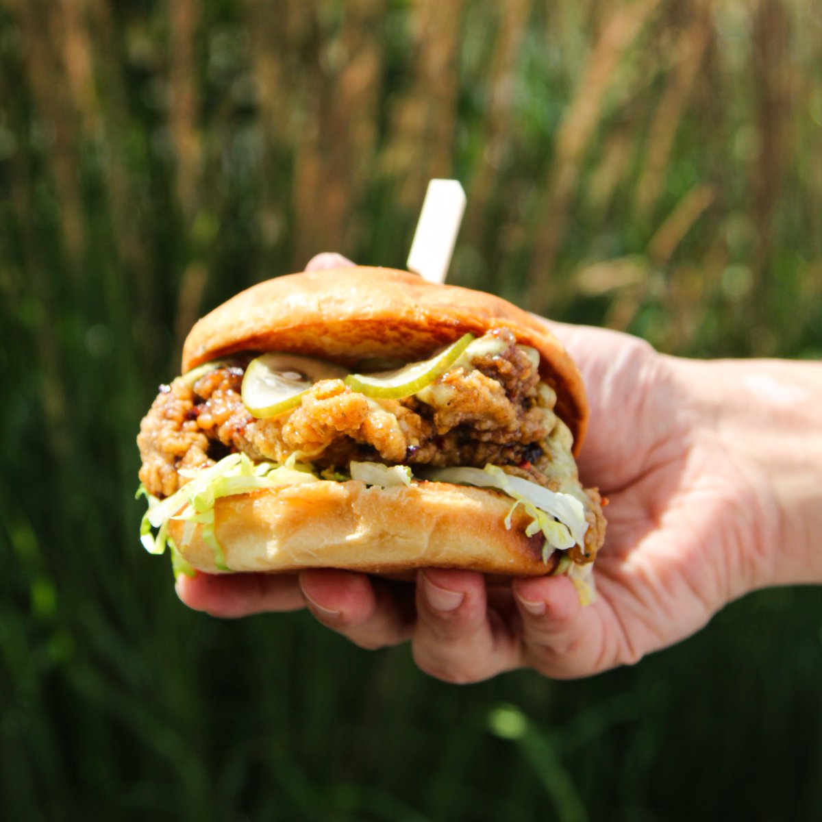 Have you heard the news? Bruno is making a delicious cameo at Vancouver's Bubble Tea Festival July 7 - 9!
⁠
Visit our Street Food booth to taste our:
⁠
🍗Spicy Fried Chicken Sandwich⁠
🍔Bruno Smash Burger ⁠
🦐Summer Prawn Salad⁠
🥔Bruno BBQ Chips⁠
⁠
See you soon! #yvrfood