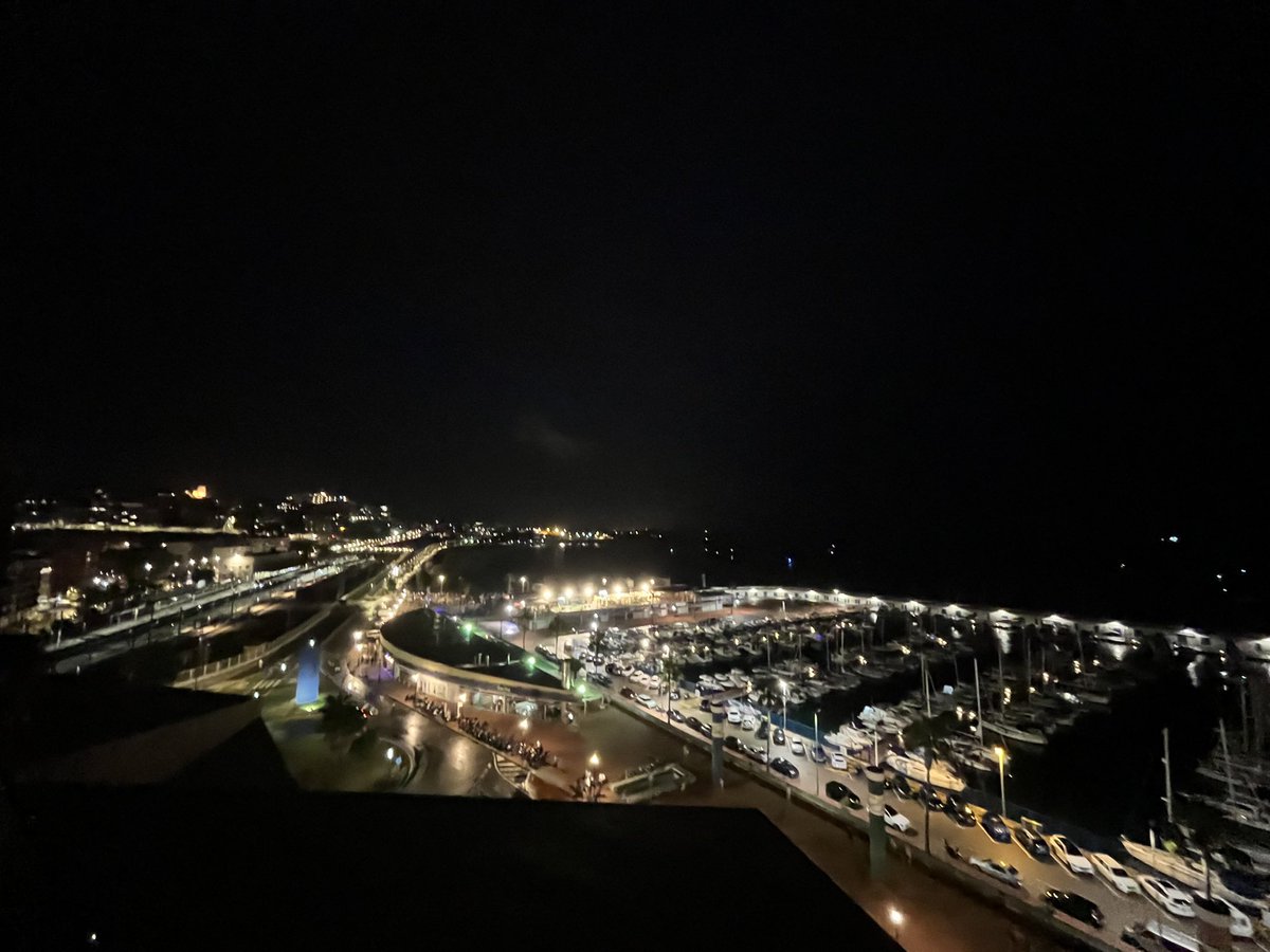 MeritxellLecha's tweet photo. Moltes gràcies per l’experiència! Ha estat tot un privilegi gaudir del Concurs Internacional de Focs de #Tarragona a la seu institucional del @PortTarragona.
Gràcies @fetatarragona per convidar-nos i @xfahndrich i @RicardLahoz per la visita guiada! https://t.co/OaLqSySFZF