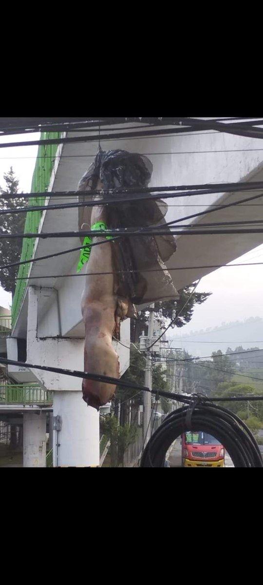 FabisFs67's tweet photo. #JornadaViolenta #ValleDeToluca
Al menos 3 cuerpos fueron encontrados las primeras horas del día, el 1° #CU, y #LomasAltas, 2° #SanMateoAtenco
3° #SanCayetano, donde este último fue calcinado en un vehículo.
#FM, refieren ser los limpiadores... https://t.co/69Mh6en3dG