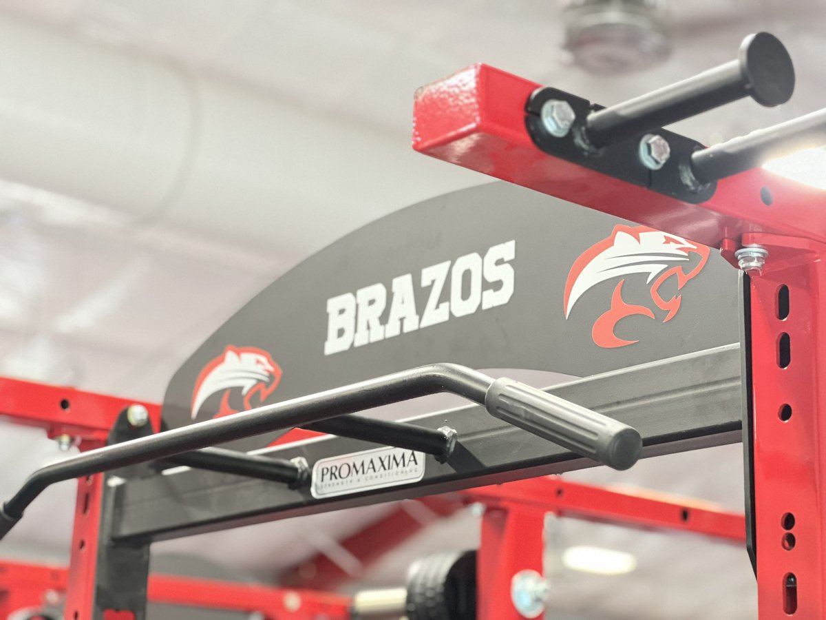coachroecker's tweet photo. Little sneak peak of the new Cougar & Cougarette Den! Fantastic job by @ProMaxima_Mfg @GCAS_TX @BSNSPORTS ! So thankful to BISD & our School Board for providing the best in all areas for our students! #BRAZOSpride #takecareofourF.A.M.I.L.Y. @CougarsBrazos https://t.co/tiqOWYyLOi