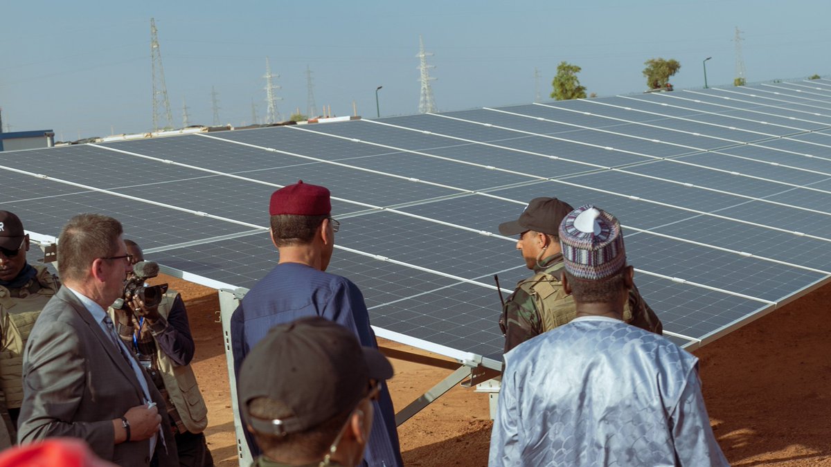 Le Président de la République, Chef de l’Etat, SEM <a href="/mohamedbazoum/">Mohamed Bazoum</a>, a visité , le mercredi 5 Juillet 2023, la nouvelle Centrale Solaire de Gorou Banda. L'événement a eu lieu en présence de <a href="/JosepBorrellF/">Josep Borrell Fontelles</a> Fontelles, Haut Représentant de l'Union Européenne pour les Affaires