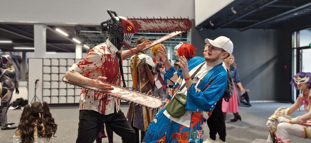 иногда я думаю что суицид это не так уж и плохо, типо вместо того чтобы заебываться жизнью, искать, стараться, можно просто...