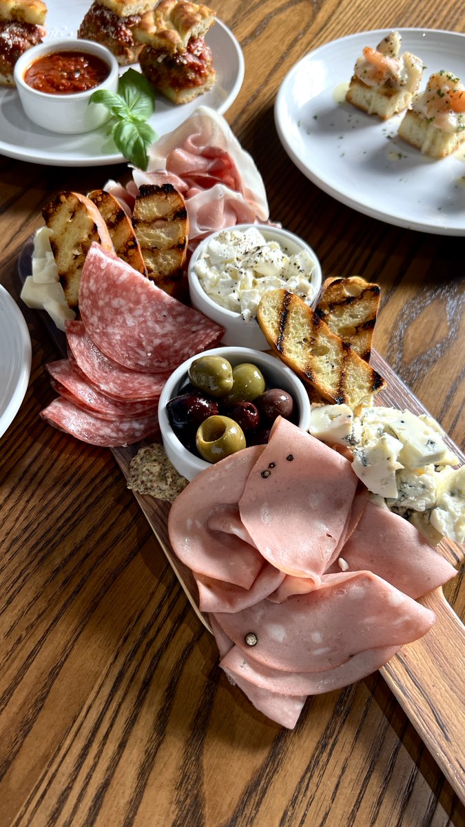 Catch up over charcuterie 🧀🥖🍇🫒

ONLY at The C Bar Happy Hour at Carrabba’s from 4-7 PM.

#Charcuterie #Wine #HappyHour