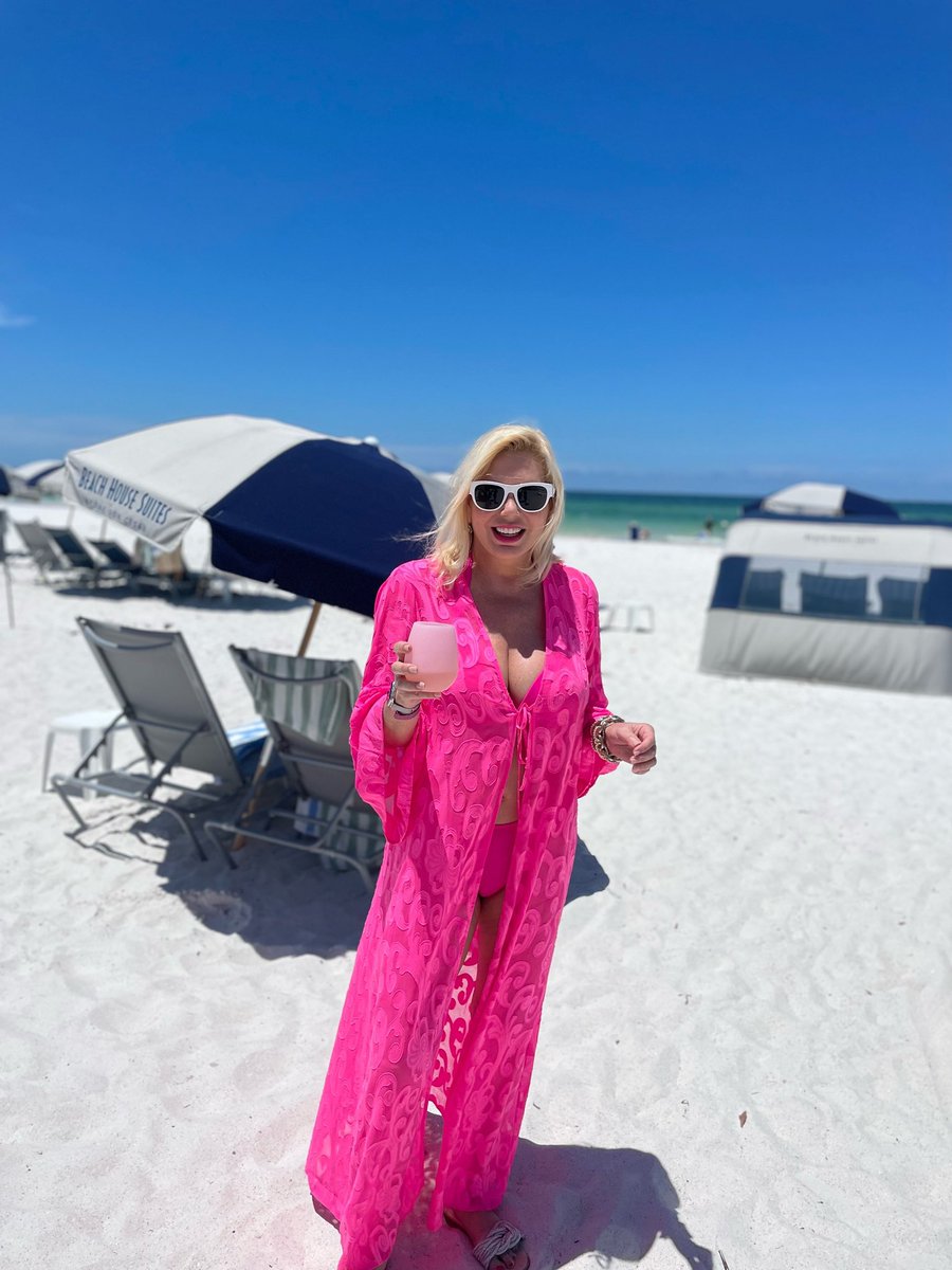 motleyliz7's tweet photo. If you need me, call me on my shell 🐚 🌊😎 https://t.co/q5YEdbOJuM