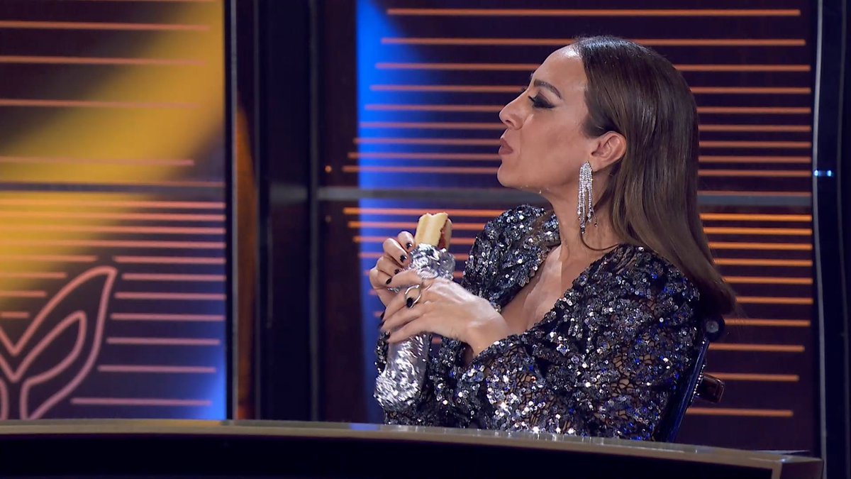 MaskSingerA3's tweet image. El bocata que no falte 😂 @monicanaranjo 

Directo ▶️ atres.red/fwula #MaskSingerFinal