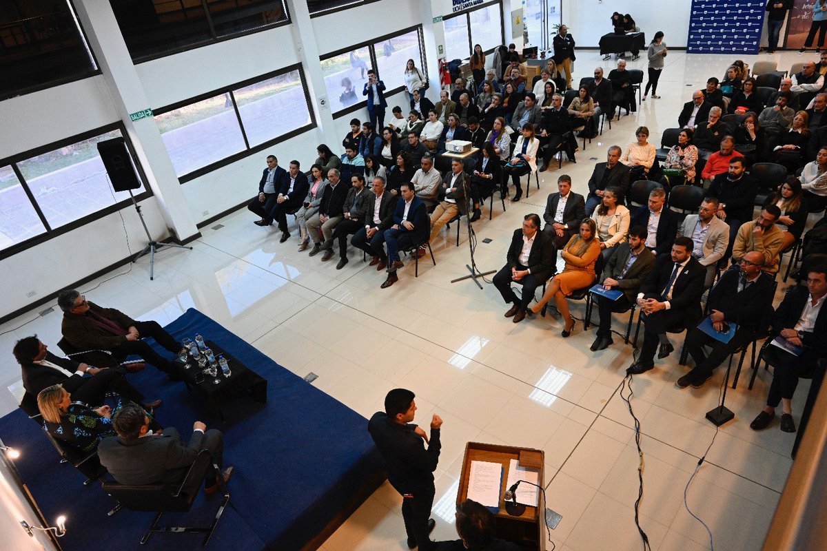 fabro74's tweet photo. ✅️ Lanzamiento del instituto de gestión pública @uchampagnat

Agradecemos a las autoridades presentes que acompañan esta iniciativa que va en concordancia con la #Agenda2030 de los #ODS 👏 https://t.co/2OENw9Oglh