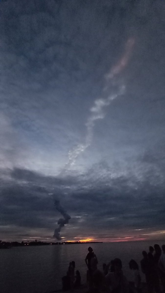 MathildaC_Space's tweet photo. #Ariane5 merci pour tous ces rêves et vocations que tu as créé aussi pour ces belles missions que tu as accompagné ! 🛰
Bon voyage et merci pour tout ! 🚀 https://t.co/XzDvRfszm1