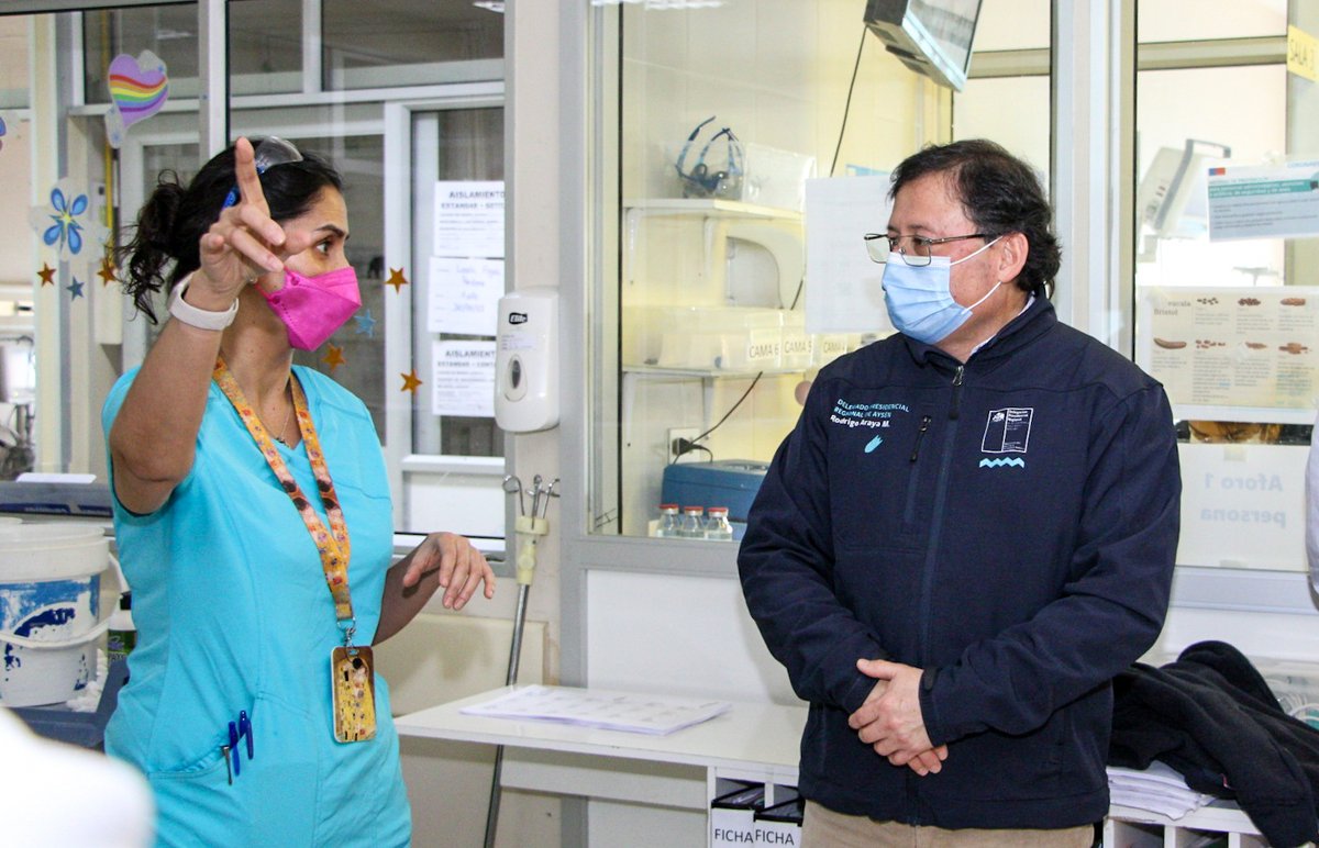 🏥En el marco de la #CampañaInvierno el Delegado Presidencial Regional, Rodrigo Araya, recorrió Urgencia Pediátrica, UTI Pediátrica y Urgencia Adultos del <a href="/HospitalCoyhaiq/">Hospital Regional Coyhaique</a> dialogando con los equipos de trabajo junto a <a href="/SeremiSalud_XI/">Seremi Salud Aysen</a> <a href="/CarmenGMonsalve/">Carmen Gloria Monsalve Gómez</a> y <a href="/SaludAysen/">SaludAysen</a>😷