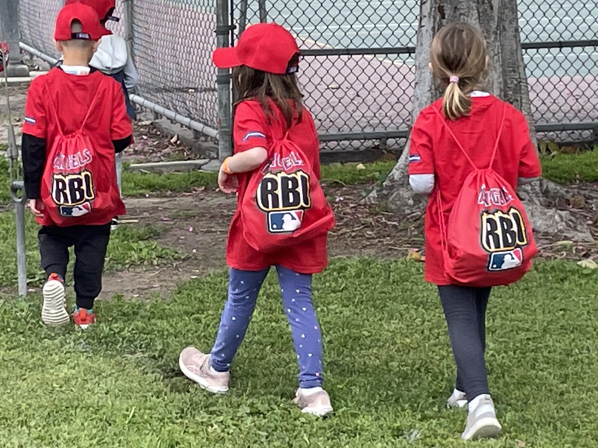 AngelsRBI's tweet photo. Looking back at the JR42 Clinic that passed in April presented by Nike! Two locations for this one, one at the Los Altos YMCA and the one at the Anaheim YMCA. https://t.co/LzP4lCfxvn