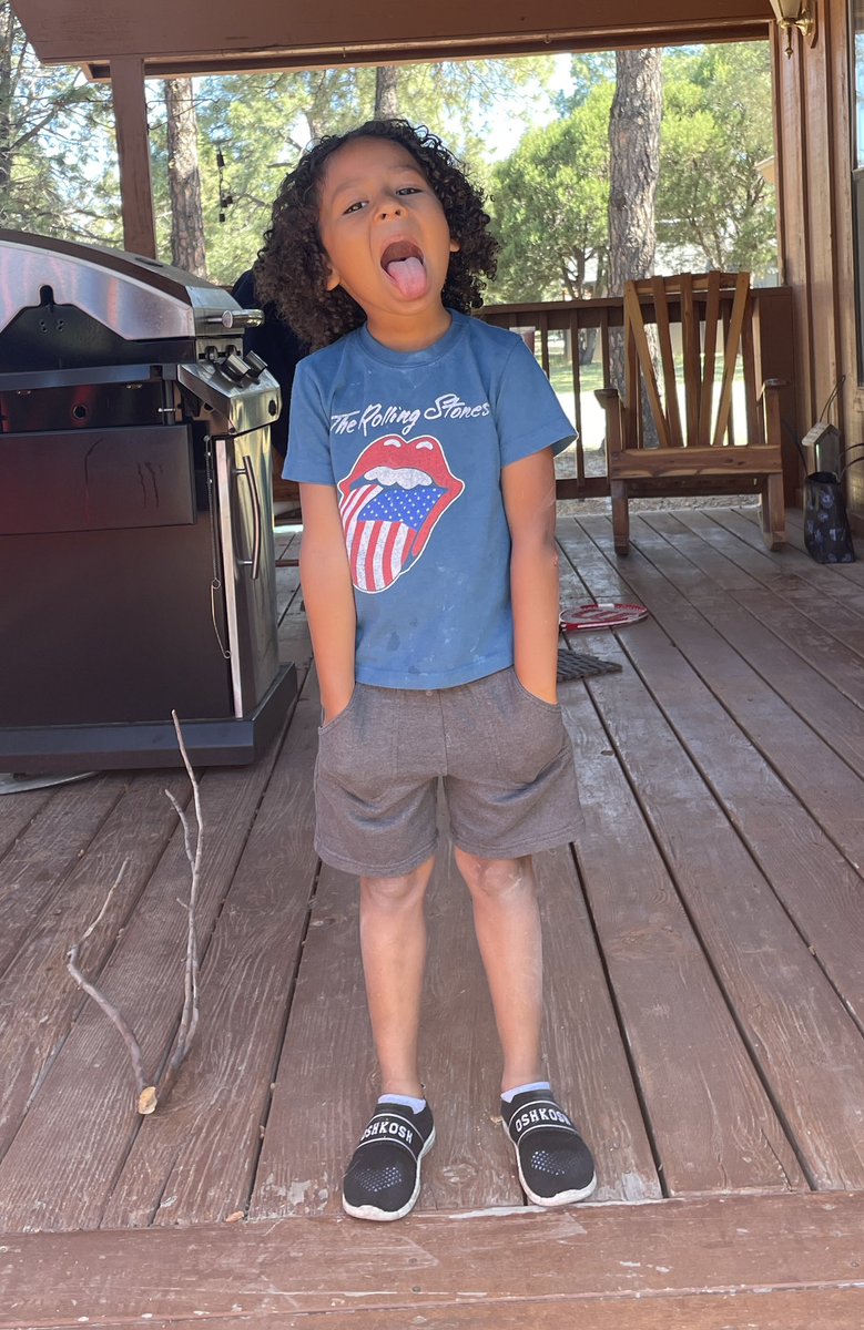 Olivia_Ann_Lott's tweet photo. Lil brother Johnny turned 4 on the 4th ππΊπΈπ₯³π#JohnnyLott #firecracker https://t.co/5B3YlNDqIp