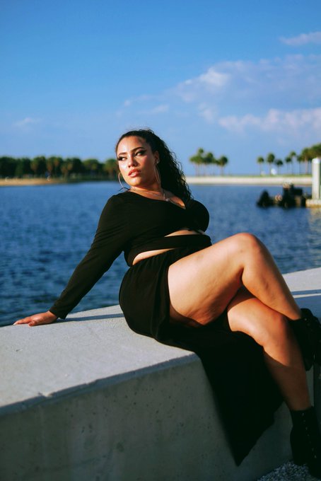 Mrs Thickimsssssssss https://t.co/GQWm9XJhMX