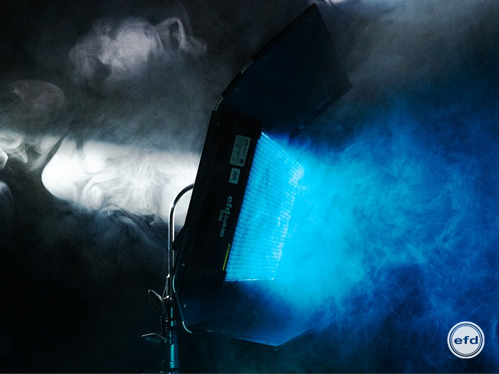 efdstudiosco's tweet photo. El FreeStyle 21 de Kino Flo cuenta con una alta reproducción cromática de luz blanca de 2500K a 9900K y selección cromática RGB. 

Cuenta con una función de liberación rápida del panel LED del dispositivo y montaje KinoGrip giratorio.

¿Qué esperas para probarlo? https://t.co/ZUXkDqJlsC