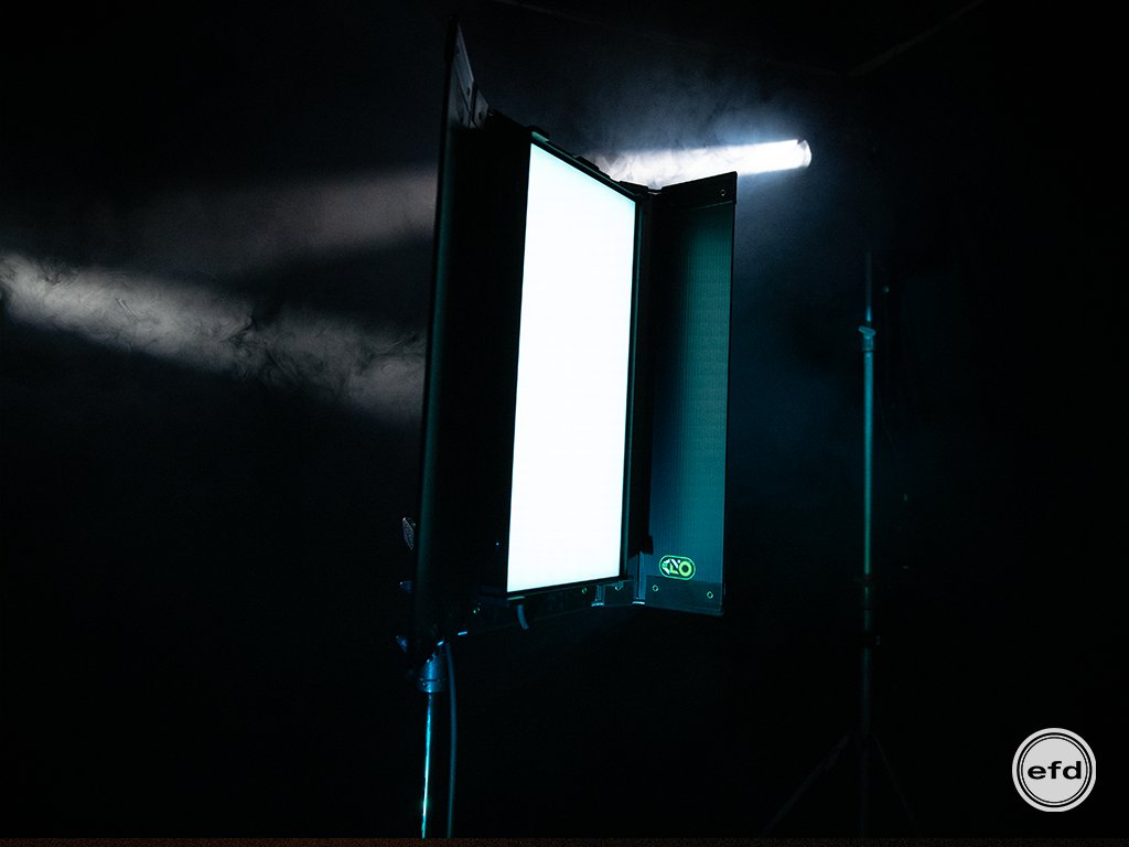 efdstudiosco's tweet photo. El FreeStyle 21 de Kino Flo cuenta con una alta reproducción cromática de luz blanca de 2500K a 9900K y selección cromática RGB. 

Cuenta con una función de liberación rápida del panel LED del dispositivo y montaje KinoGrip giratorio.

¿Qué esperas para probarlo? https://t.co/ZUXkDqJlsC