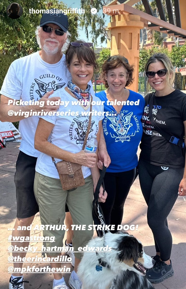Silversmeasures's tweet photo. Supporting the writers' strike, with arthur #wgastrong #backingyoualltheway https://t.co/bGs3vpeDbz
