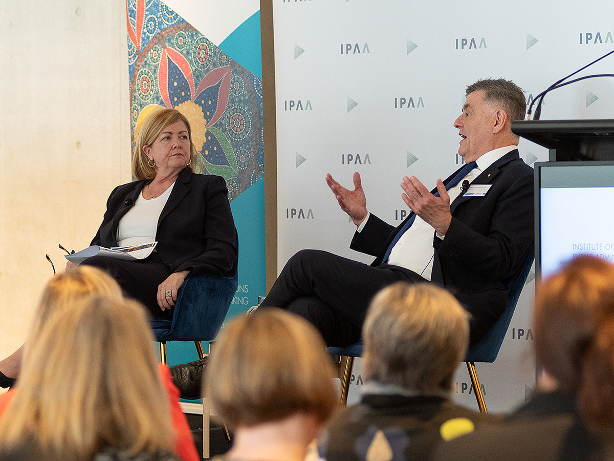 IPAAACT's tweet photo. Keen to know what lessons Professor Brendan Murphy AC, retiring @healthgovau Secretary, learned from his career in the public service?
Catch up on his valedictory address here: https://t.co/BgGsqzRJ9n
#IPAAEvents #IPAAValedictory https://t.co/yFj1L4Citc