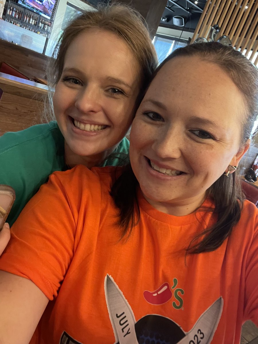 kassjones88's tweet photo. Got to see some of my faves at the East Texas Chilis Iron Chef competition! Congrats to all the winners and I can’t wait to see y’all again 🌶️❤️ #chilisLove #RosnerAreaIronChef https://t.co/0yre79tmJs