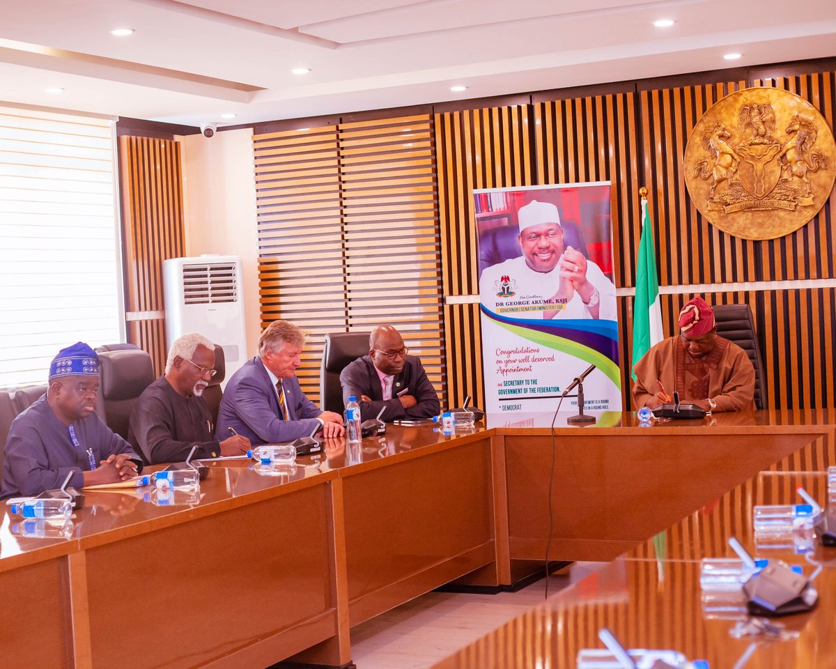 SGFAkume's tweet photo. Earlier today, I received the Executive Secretary of @IACA_Academy, @ThomasStelzer6 together with the Chair of @icpcnigeria Bolaji Owasanoye, Tunde Babawale, provost of the Anti-Corruption Academy of Nigeria, and  Ekpo Nta, Chair, National Salaries, Incomes &amp; Wages Commission. https://t.co/tIW4MZzJ0c
