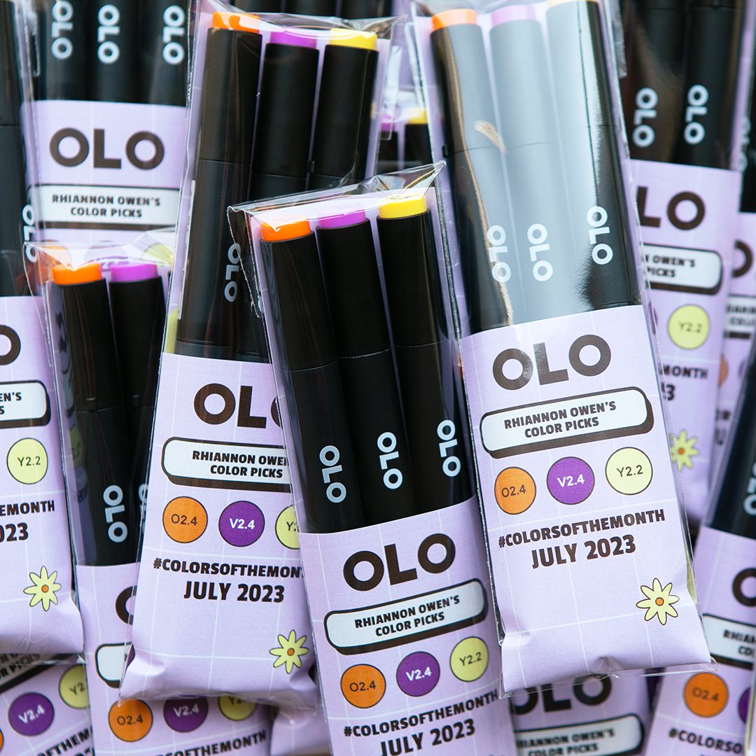 RhiannonDrewIt's tweet photo. Head iver to https://t.co/0QZsbCgf8i and order this lil’ bundle for their July #COTM . So incredibly excited to be a part of this and getting to choose the Palette for July ! #olomarker w/ @markeruniverse 💛💜🧡 https://t.co/xAXMLb5gZH