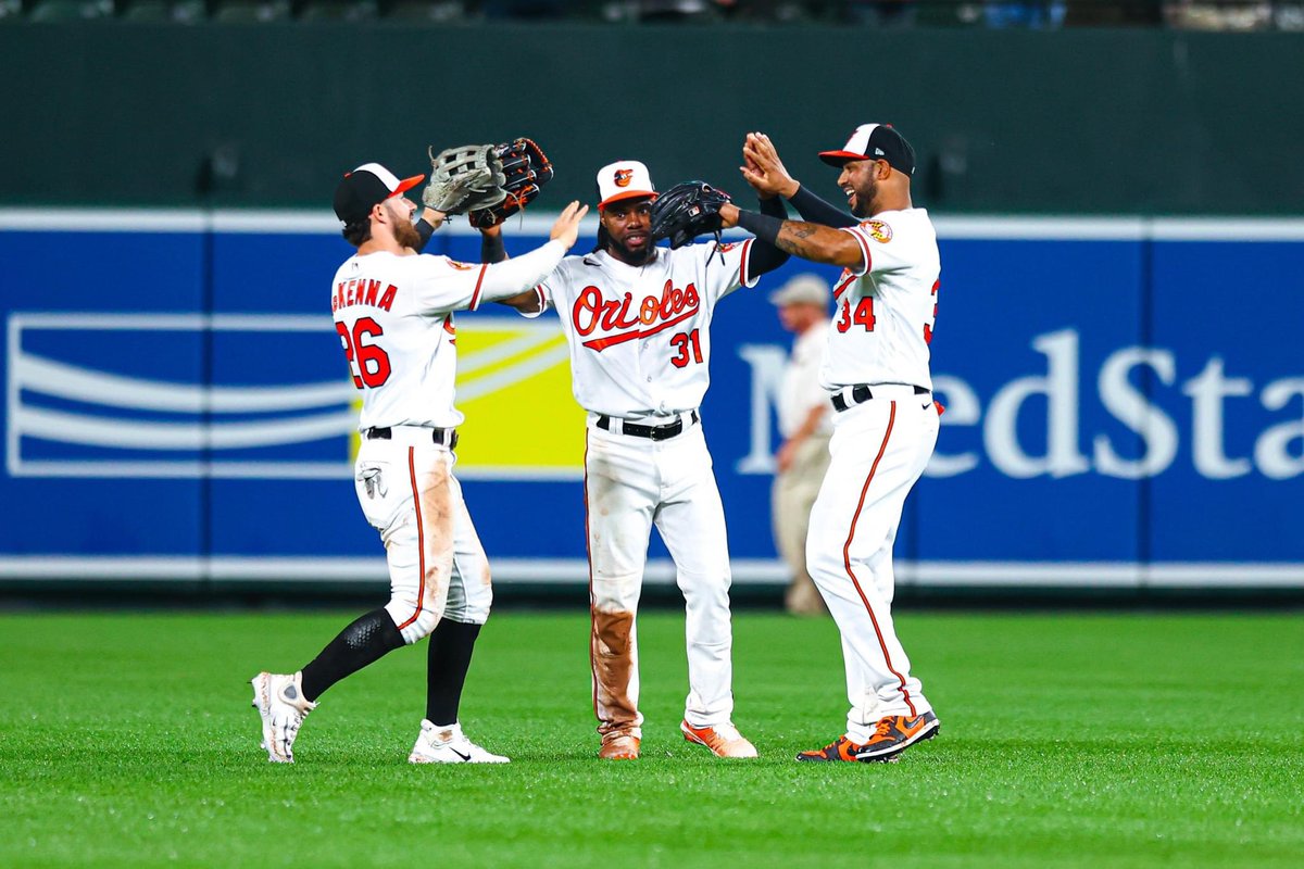 capitanespicks's tweet photo. Picks de hoy MLB y LMB que me gustan hoy: 

*Tampa Bay ML -120 
Baltimore Orioles ML -105 
*Arizona Dbacks -110
*Saraperos Saltillos ML -140

¿Cuantos ganamos? https://t.co/Ho5SossanD