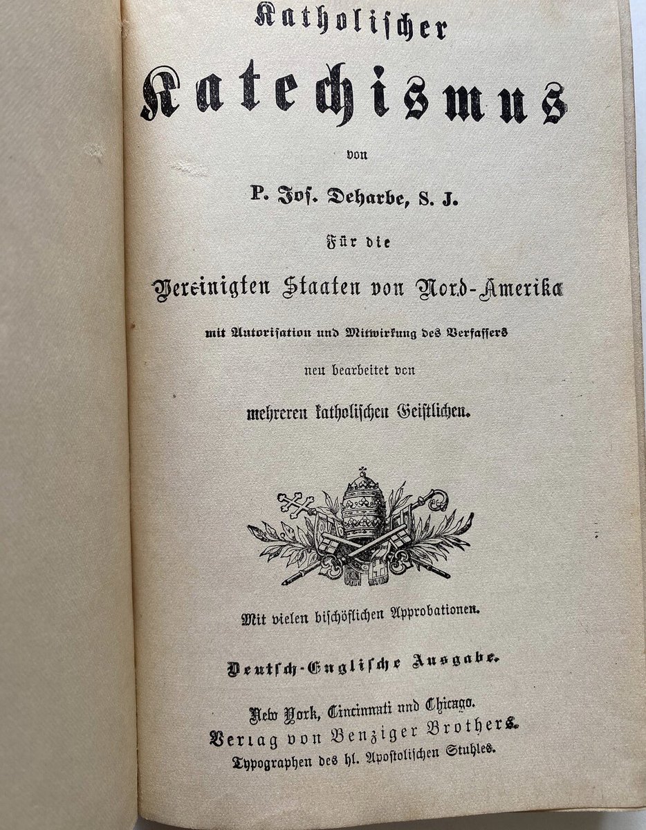 DKZeitung's tweet photo. This copy appears to come from Cincinnati in 1892! Of note is the imprimatur with Archbishop William Henry recommending all German children read catechisms with the German and English facing each other page by page.
#DAKV #GermanAmerican #CatholicHistory https://t.co/JcgjvMgpHx