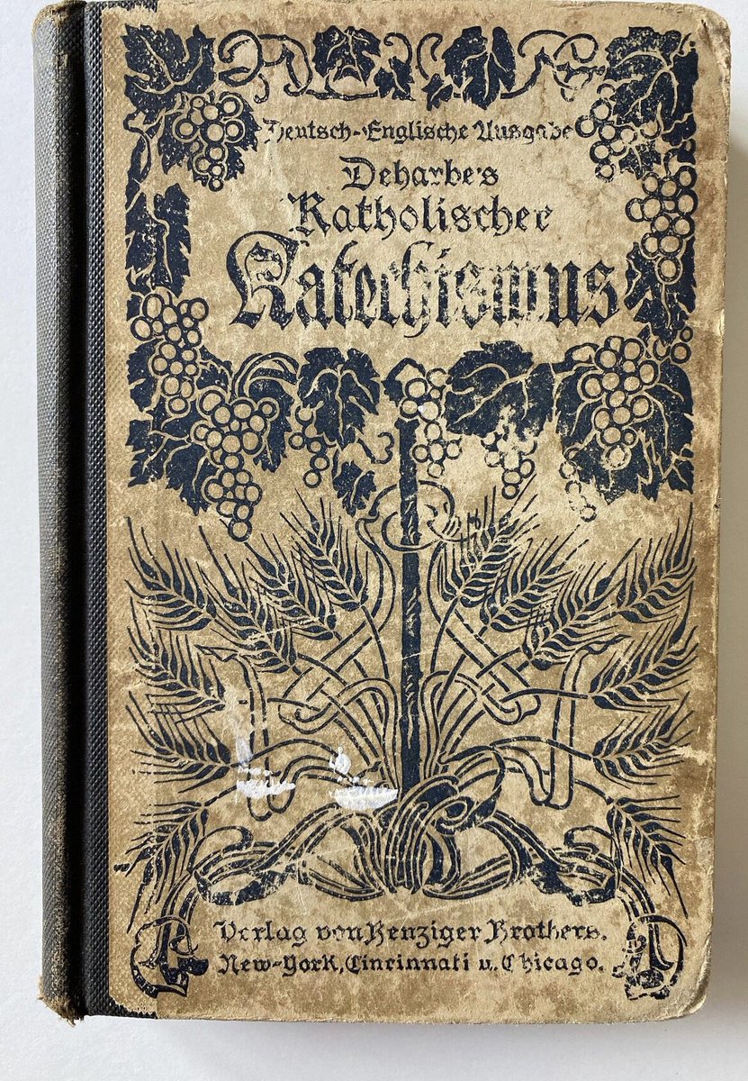 DKZeitung's tweet photo. This copy appears to come from Cincinnati in 1892! Of note is the imprimatur with Archbishop William Henry recommending all German children read catechisms with the German and English facing each other page by page.
#DAKV #GermanAmerican #CatholicHistory https://t.co/JcgjvMgpHx