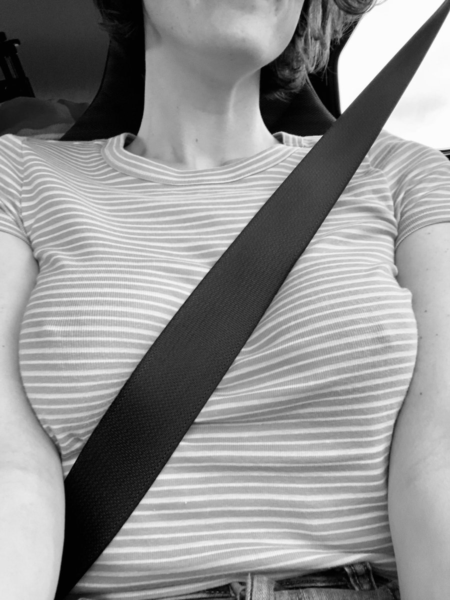 champignonnom's tweet photo. Make sure to always wear your seatbelt 😉 https://t.co/BmNTZDdnS6