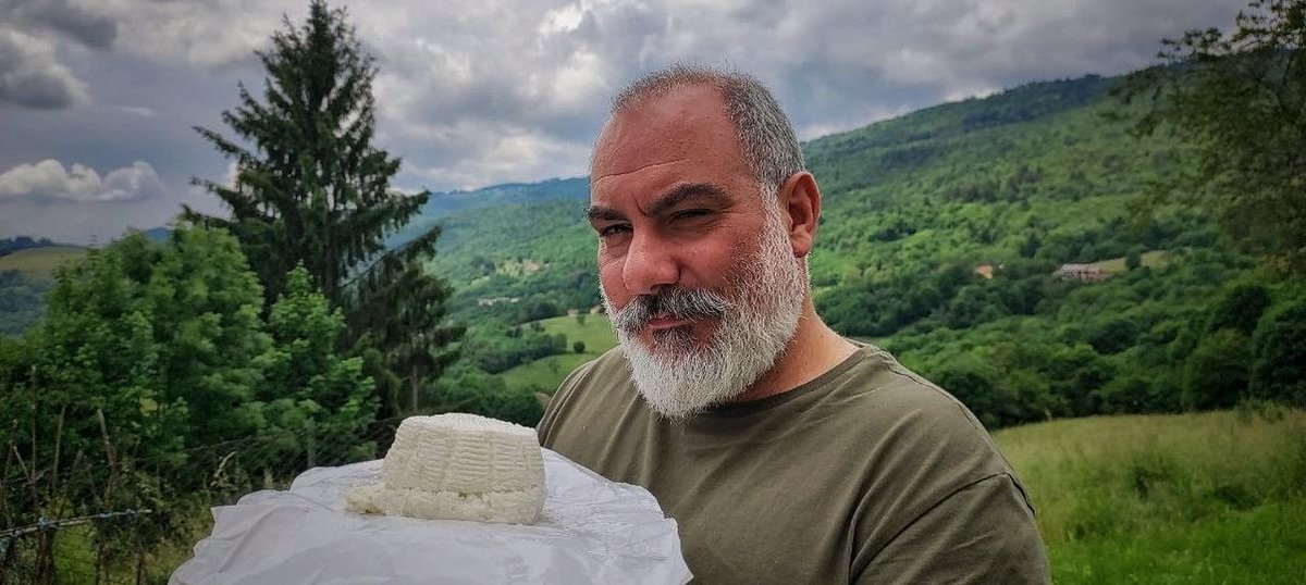 enegomarcesina's tweet photo. Siamo felici di annunciare un'incredibile esperienza che potrete vivere quest'anno a “Gustando Marcesina”!

Ad accompagnare i partecipanti ci sarà anche Ferdinando Garavello, giornalista e celebre divulgatore caseario, che molti di voi conosceranno sicuramente come L'Insaziabile. https://t.co/rPbEoukiiy