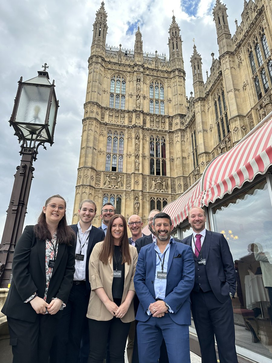 Feeling very privileged to have been invited to the House of Lords today, to represent <a href="/LesQuennevaisSc/">Les Quennevais Sch</a>, at an event celebrating DEC. What an honour. I am so proud to champion DEC, a subject I feel so passionately about &amp; absolutely love teaching 🤍 <a href="/ClassofYourOwn/">Alison Watson MBE</a> #DECinJsy