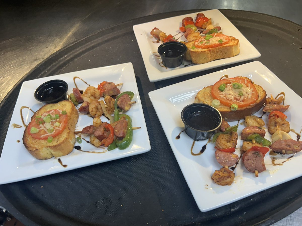 Whitneym7703's tweet photo. Team Athens brought the heat for Iron Chef today🔥🌶️ so proud of this team🫶🏻 #ChilisLove #IronChef https://t.co/19BipoAXHy