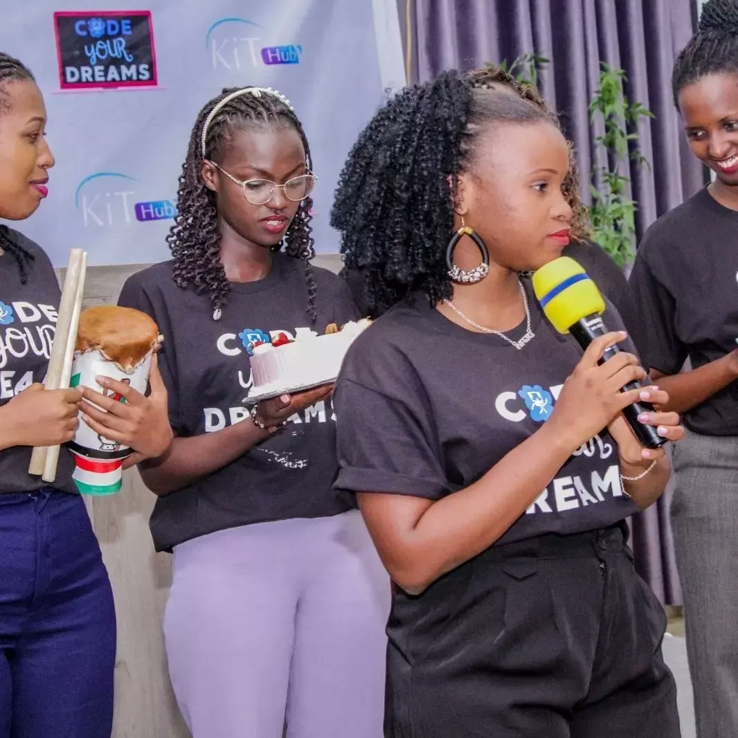 AnnyJoanice's tweet image. I learnt something and here is the deal : Whenever you will meet people ,learn something from them make them partners and associates.
I was proud to meet and be part of WOMEN BUILDING CHANGE .Big thanks to @codeyourdreams
@bricaplan @viviana_marquez._

#codeyourdreams
#kithub