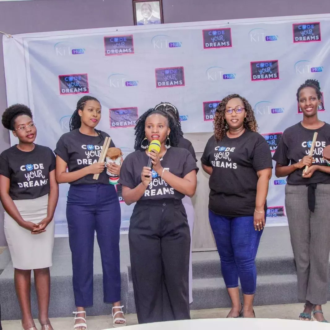 AnnyJoanice's tweet image. I learnt something and here is the deal : Whenever you will meet people ,learn something from them make them partners and associates.
I was proud to meet and be part of WOMEN BUILDING CHANGE .Big thanks to @codeyourdreams
@bricaplan @viviana_marquez._

#codeyourdreams
#kithub