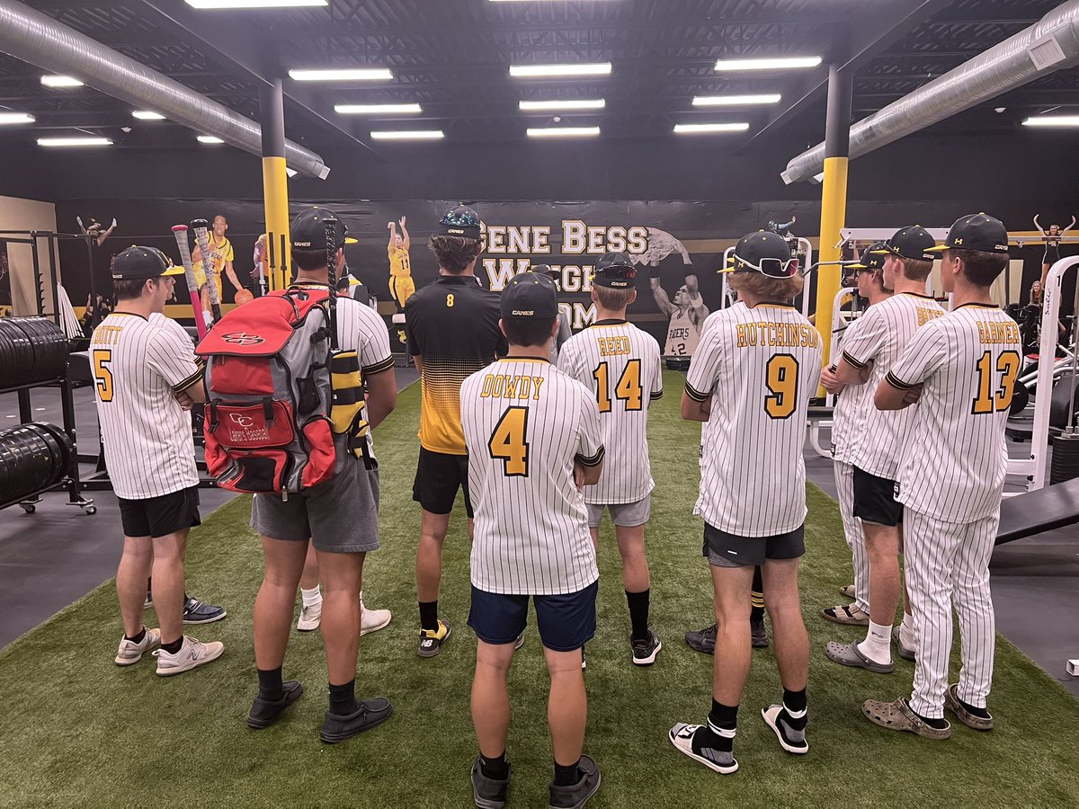 MOBulls17u's tweet photo. Big time thanks to @3rbaseball and Coach Smith for having my boys in today to tour their facilities and have them workout. Big time opportunities for these kiddos are starting to heat up! https://t.co/QUjhtmHVLl