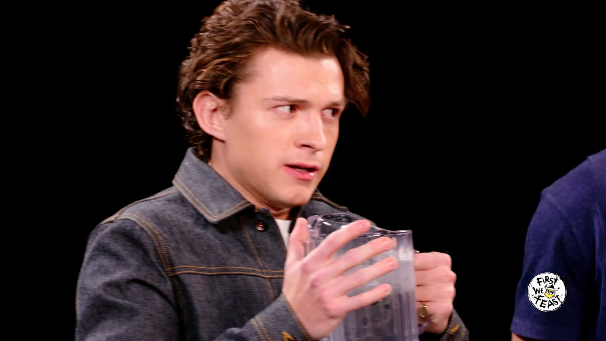 nextdooragain's tweet image. Elsa Pataky viendo en su casa quien es Caballito de Mar y de cómo le espera otro año más de gente pensando que estaba dejado de alguna máscara #masksinger #MaskSingerFinal