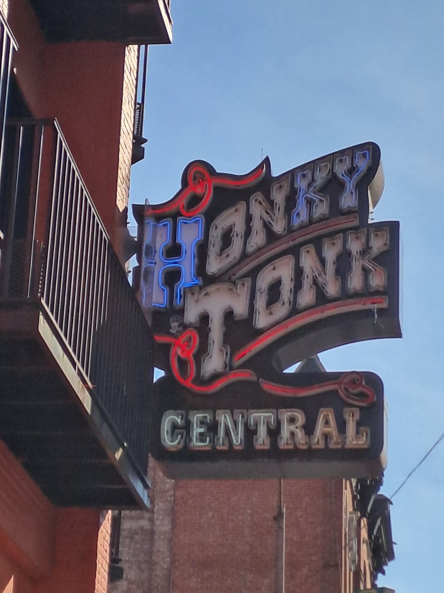swizzlestick19's tweet photo. 94° in Nashville TN today #Nashers
Music is epic, bars incredible, food to die for,
Don't wanna leave !!!!
#Memphis cancelled
Heading to the "Big Easy" Saturday
New music
New bars
#Jazz #Frenchquartet https://t.co/Am58KGBdCd