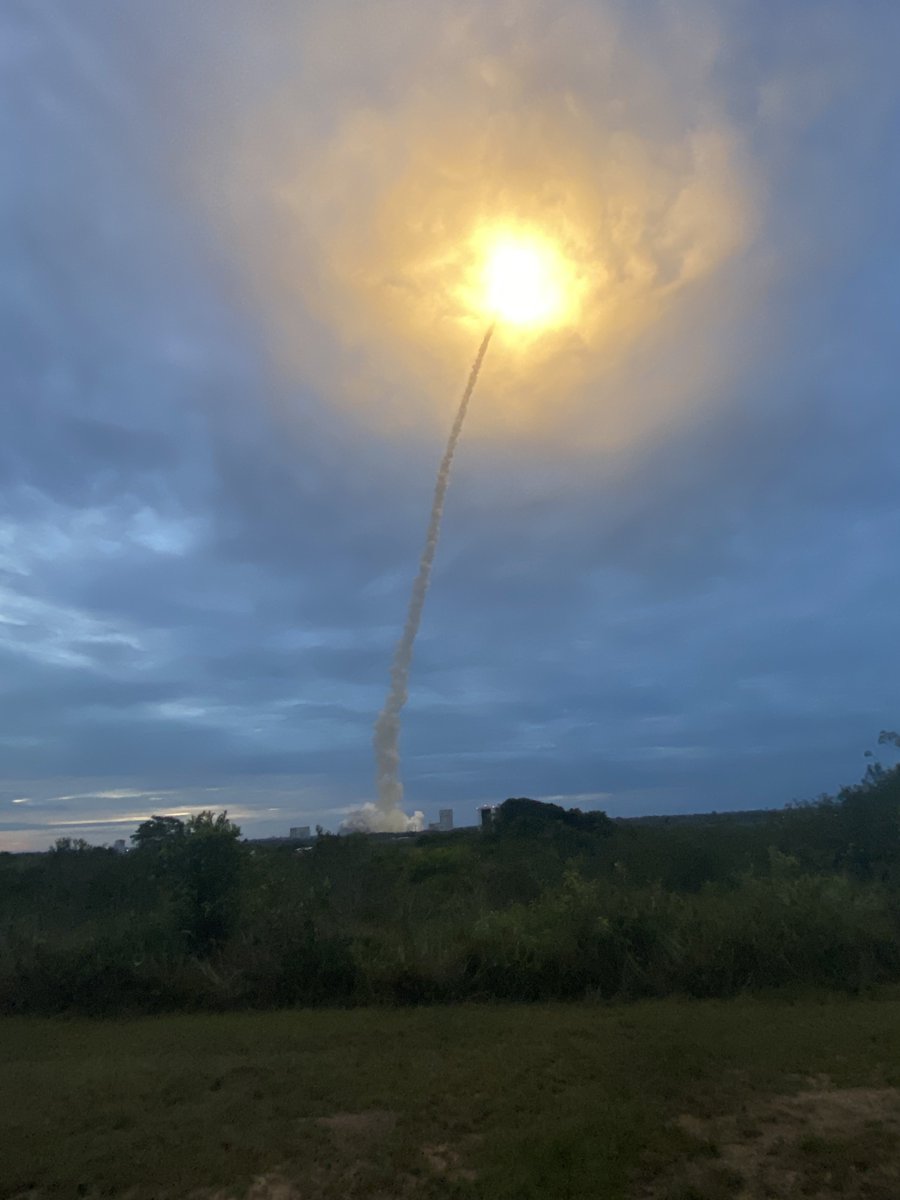 From this to this 🚀✨ #Ariane5 #VA261 

📸 (1) by Laura Gilli 💫