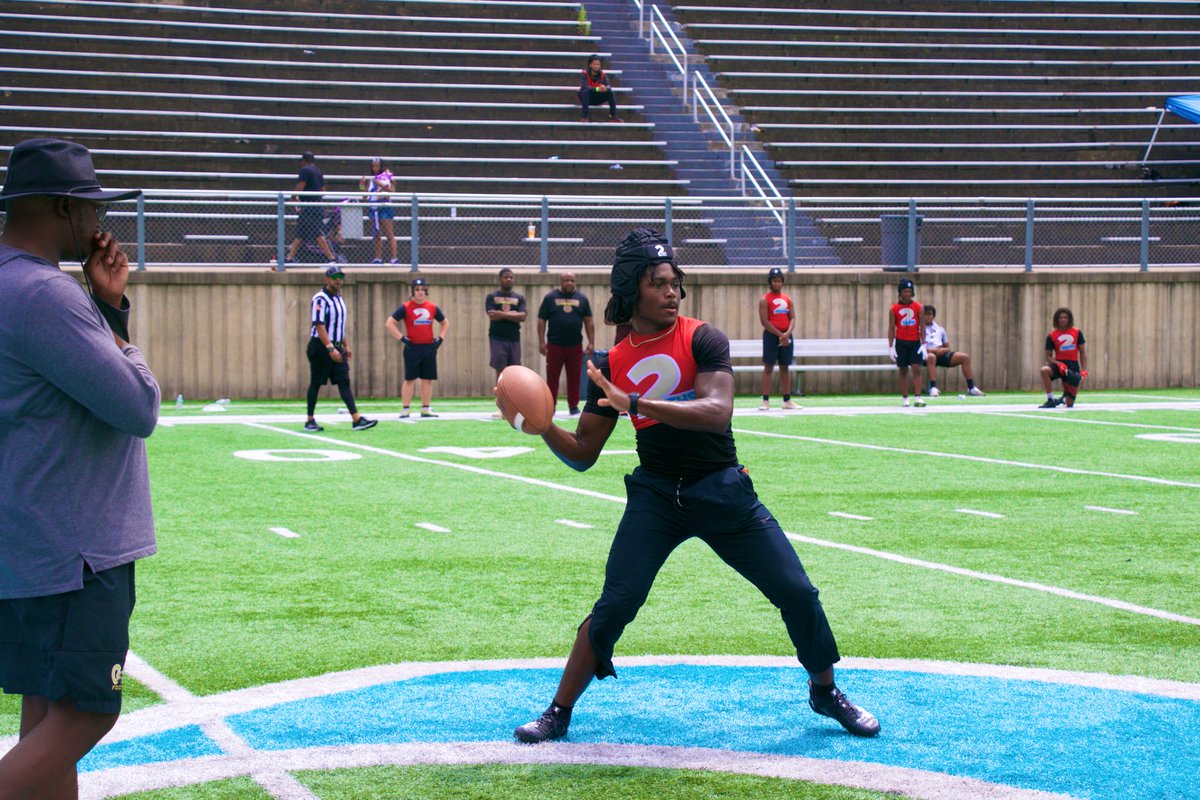 PA_TodaySports's tweet photo. STARTS THE SUMMER AS A WR 
END IT AS A QB. 
@DaronBarksdale is easily one of the best DBs in the entire state. His ball skills are incredible… He makes plays that other players simply can’t.... He checks all of the boxes. ☑️
 @210ths @DulinOlando 

#PAToday #DPOY #WPIALTALK https://t.co/zizxZucHel