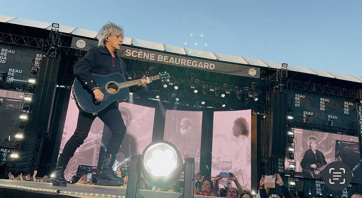 nicolasirkis's tweet photo. Merci a tous a beauregard putain de normandie https://t.co/oYKRblsR5H
