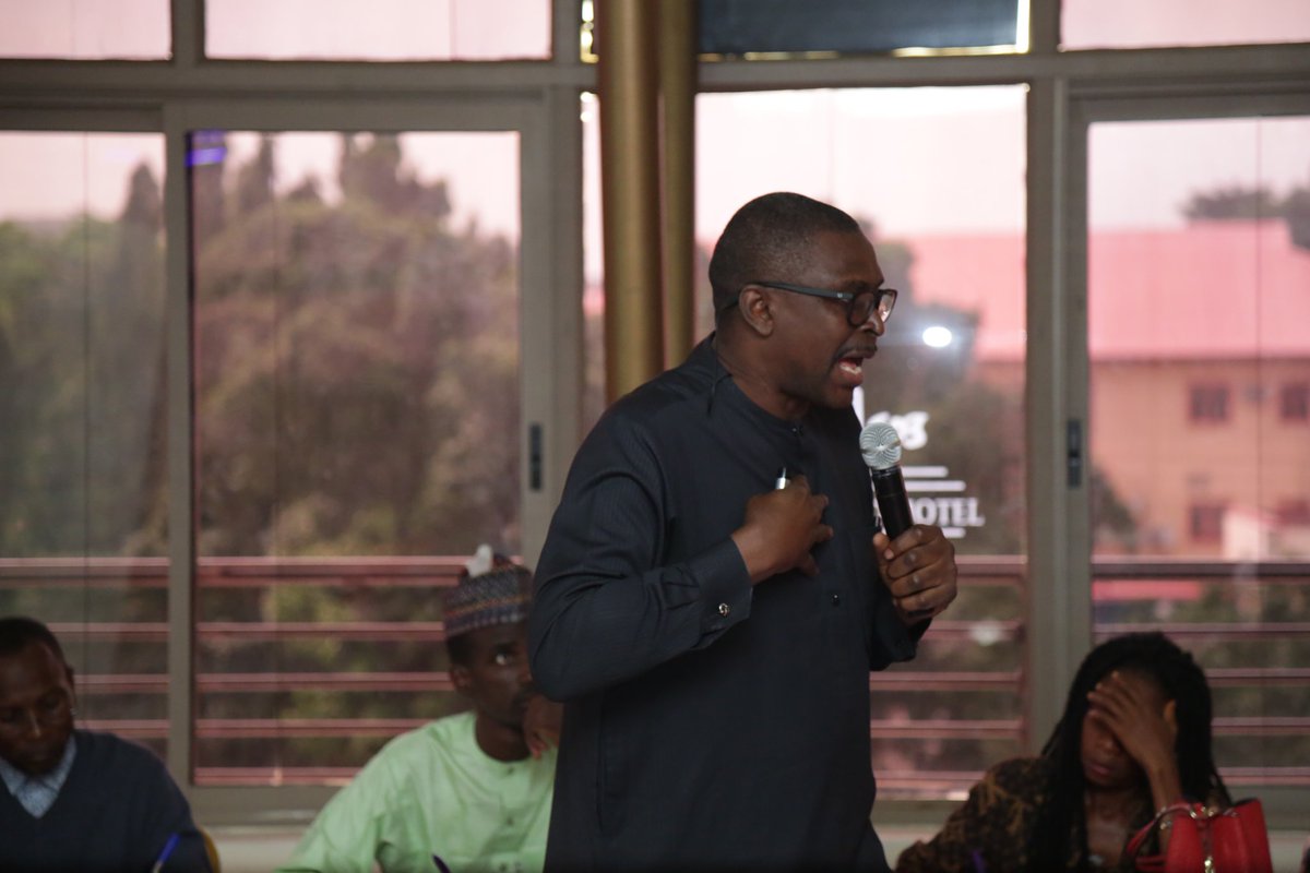 PHWAKAWAKA's tweet photo. Training on #ConflictSensitiveReporting For Journalists by @Globalrightsng in Abuja. Over 30 Journalists;TV,Radio,Prints&Online/Digital gathered in the Capital City of Nigeria 🇳🇬 to learn from Experts like Veteran Media Personality @dayoaiyetan @Musikilu & Prof @ChidiOdinkalu https://t.co/Gpfix0zYYl
