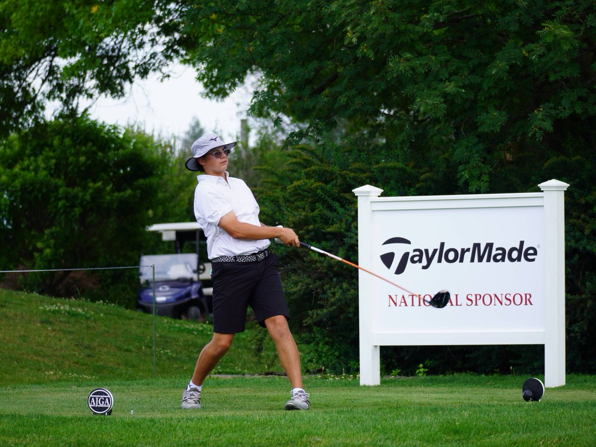 AJGAGolf's tweet image. Oh he's moving alright 🏃

Michael Lugiano (+1) sits at T21 after moving up 34 spots at the #PennStateJr after a 6-under-par 66 second round!

#MovingDay | @BagBoyGolf